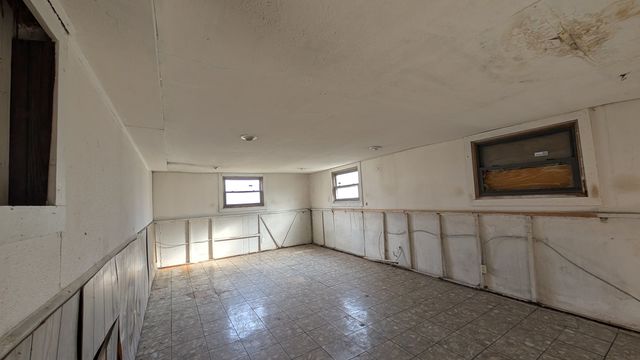 PXL_20241216_190844281