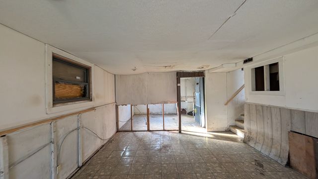 PXL_20241216_190854830