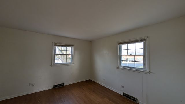 PXL_20241218_184206756