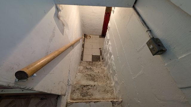 PXL_20241218_184303327