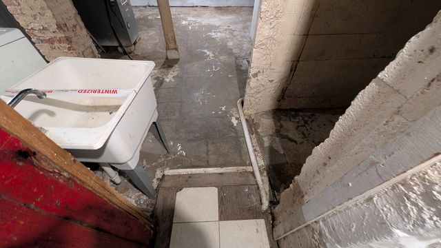 PXL_20241218_184319164