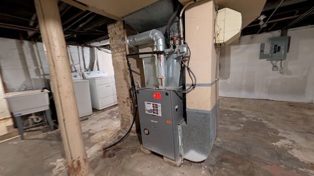 PXL_20241218_184341968