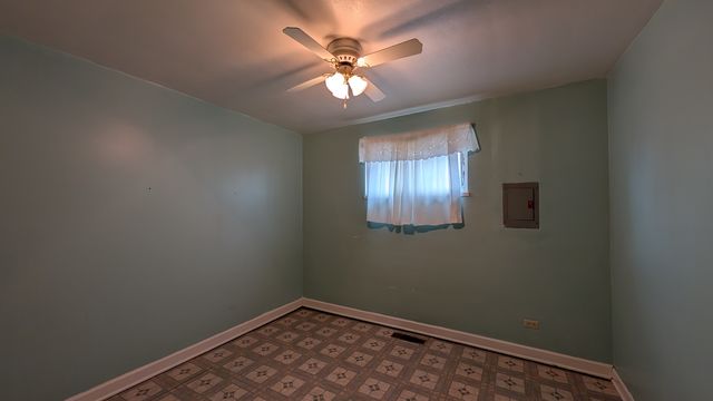 PXL_20241218_192305502