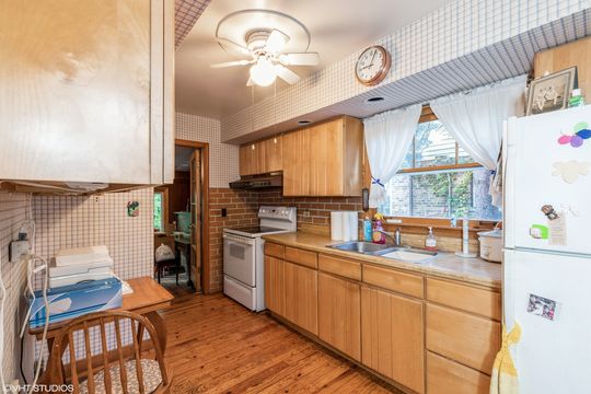 HD_1730394074262_03_1823EvergreenRd_177001_Kitchen_HiRes