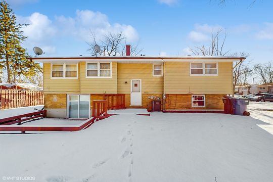 HD_1737136816367_25_3512WoodworthPl_2025_MRED_2000x1333