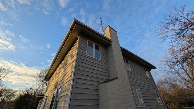 PXL_20241206_214306066