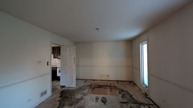 PXL_20241206_214420811