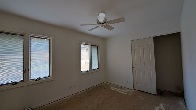 PXL_20241206_214549245