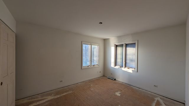 PXL_20241206_214557600