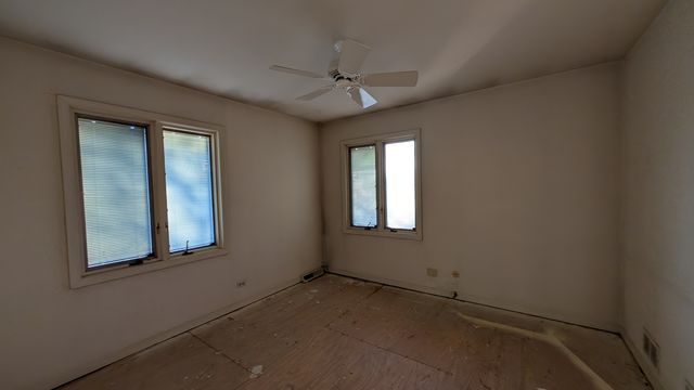 PXL_20241206_214607742