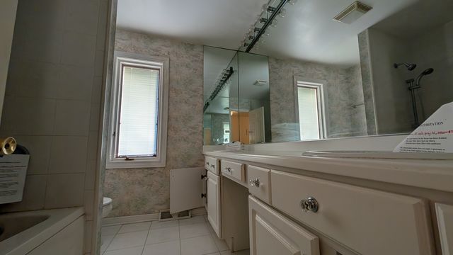 PXL_20241206_214619790