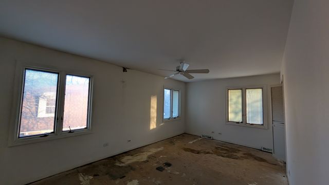 PXL_20241206_214642635