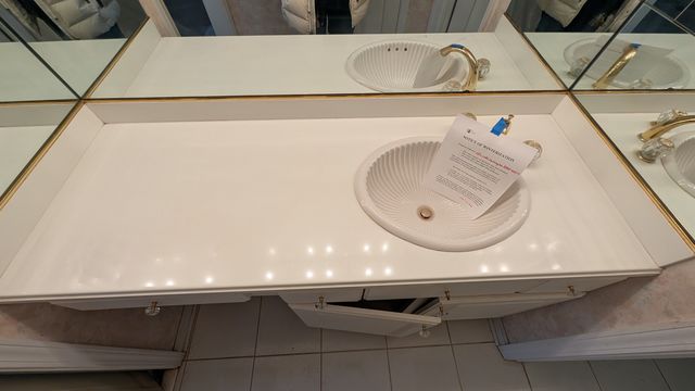 PXL_20241206_214701740