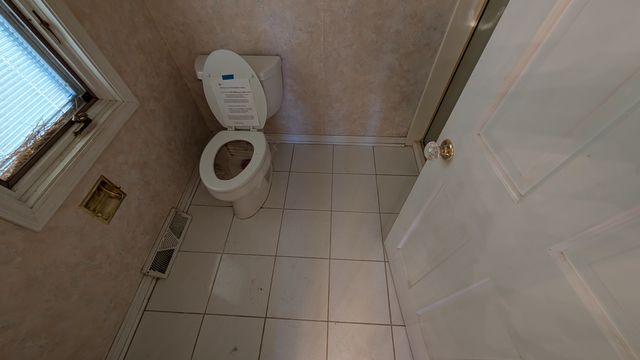 PXL_20241206_214704075