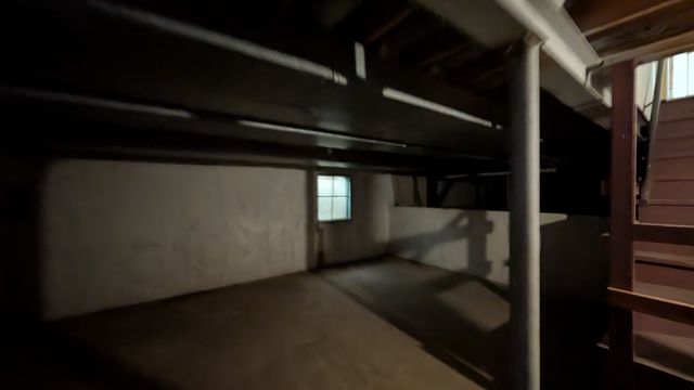 PXL_20241206_214823311