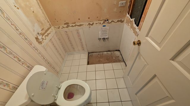 PXL_20241206_220708081