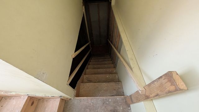 PXL_20250220_183406557