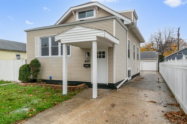 Hits & Misses Property Image