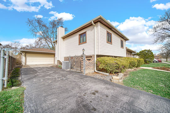 HD_1742220038705_side