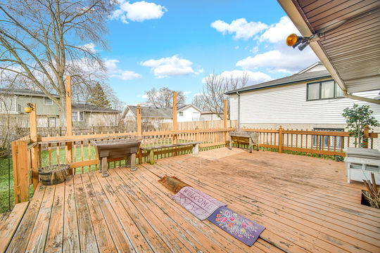 HD_1742221124473_Deck