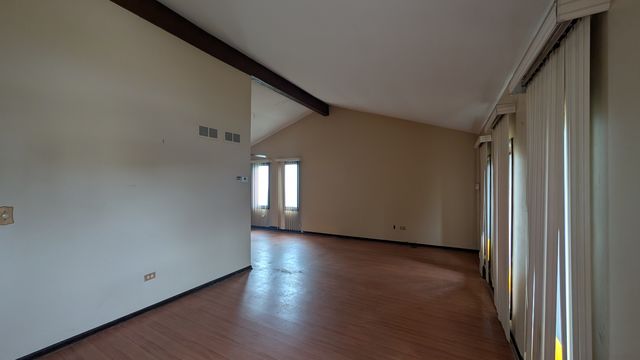 PXL_20250403_182150940