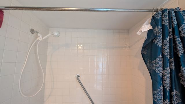 PXL_20250403_182335598