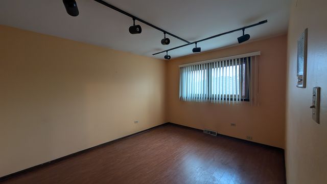 PXL_20250403_182354239