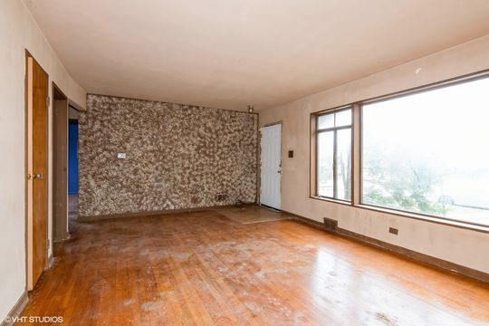 HD_1744133152893_08_600NIrvingAve_2013_MRED_2000x1333