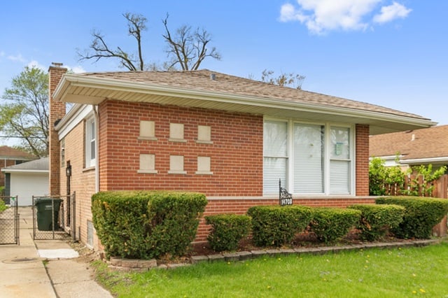 Hits & Misses Property Image
