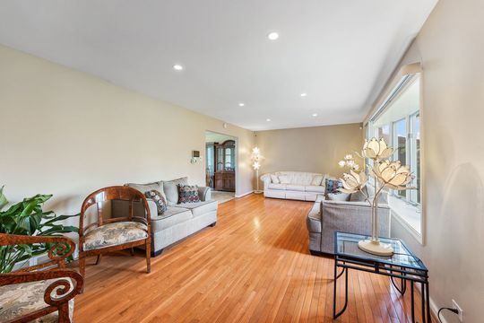 HD_1746553865662_4_1421LawrenceCrescent