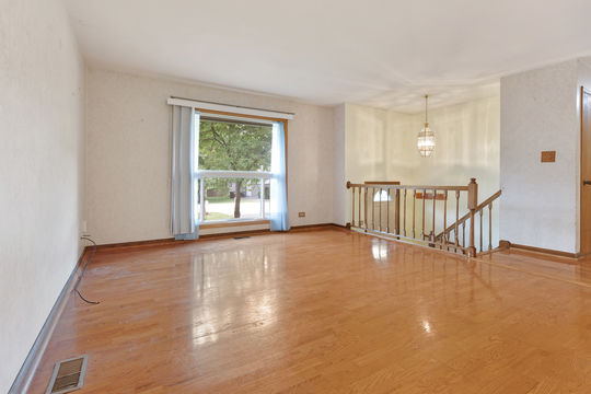 HD_1752719456469_5_4126WildwoodDr_CrystalLake_IL_Full