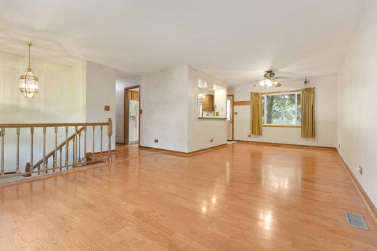 HD_1752719458410_6_4126WildwoodDr_CrystalLake_IL_Full