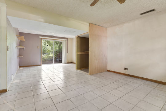 HD_1752719483482_16_4126WildwoodDr_CrystalLake_IL_Full