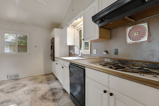 HD_1753537601425_10_15230MeadowLn_Dolton_IL_Small