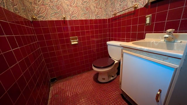 PXL_20250819_182120910.MP