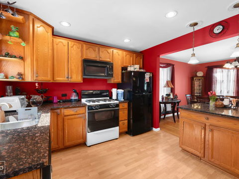 HD_1758400231199_7_web_or_mls_4_ridge_rd