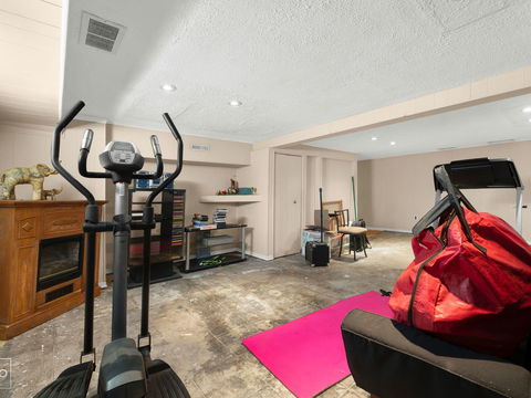 HD_1758400233355_12_web_or_mls_4_ridge_rd