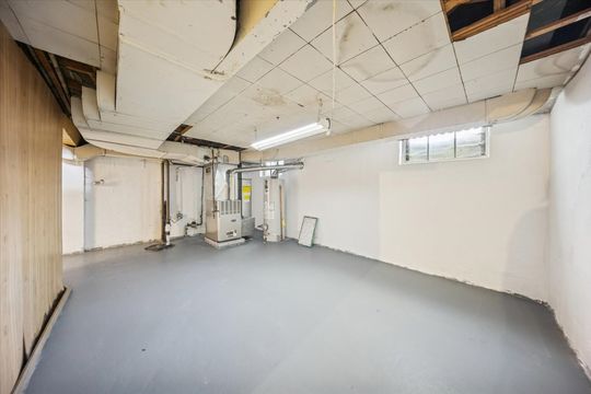 HD_1761789726932_22_3047_N_79th_Ave__Elmwood_Park__IL_60707_24