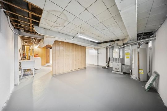 HD_1761789795056_24_3047_N_79th_Ave__Elmwood_Park__IL_60707_25