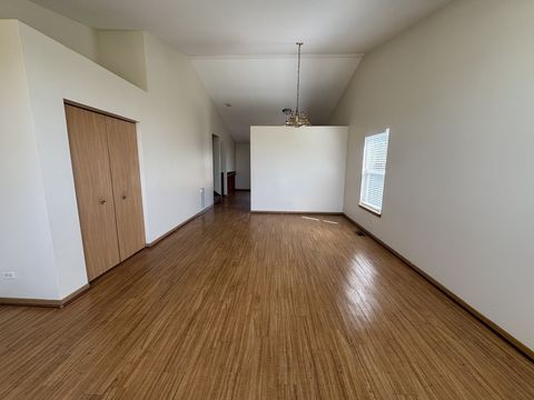 HD_1768566534326_1_empty_dining_room