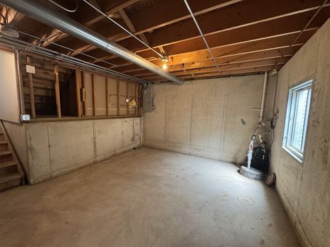 HD_1768566682589_5_empty_laundry_room