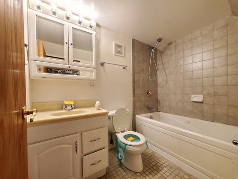 HD_1763415653233_33_Full_Bath