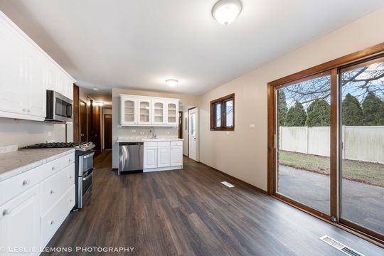 HD_1766863861129_009_16400SherwoodDrive_OrlandPark_IL_60462_SMALL