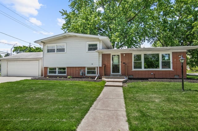 Hits & Misses Property Image