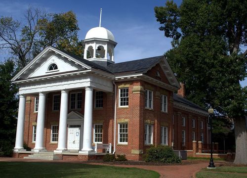 1200px-Chesterfield_Historic_Courthouse