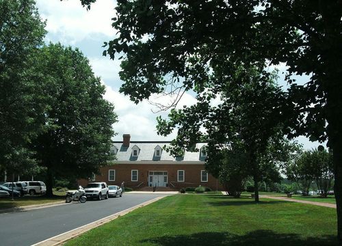 1200px-Hanover_County_Courthouse_-_new_complex