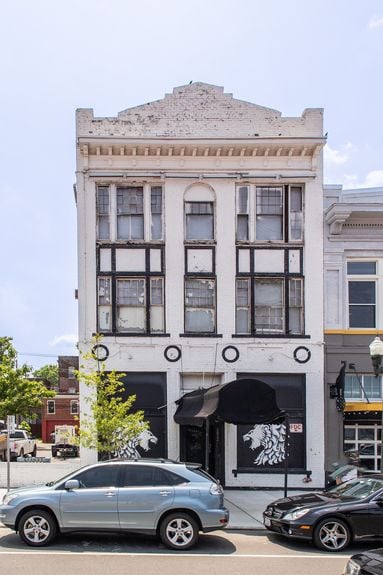 2033 W Broad St-11-min