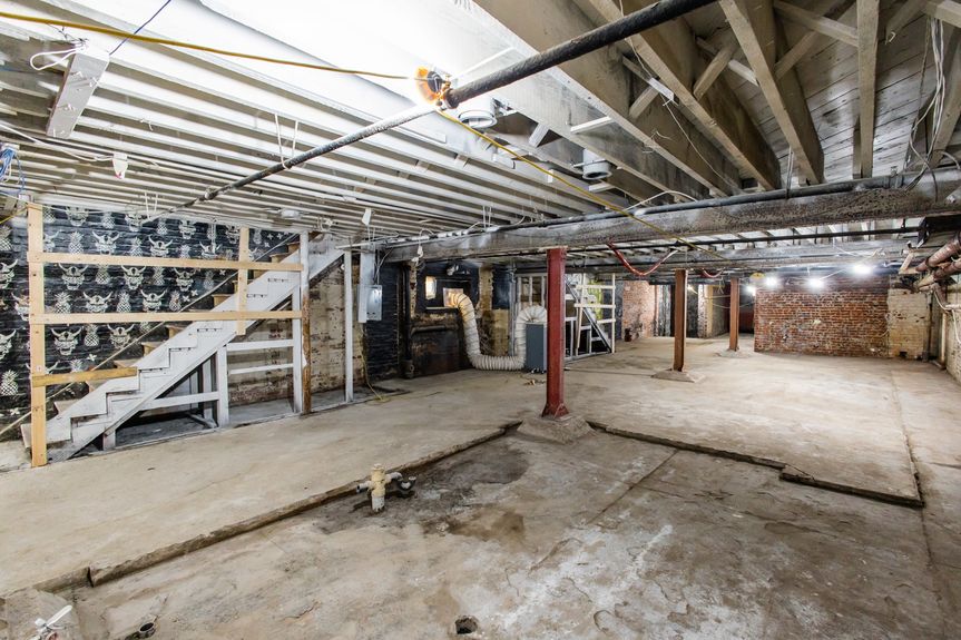 2033 W Broad St-5-min