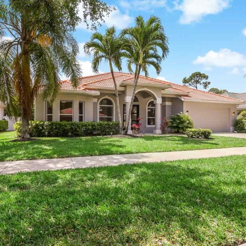 A Beautifully Remodeled Pool Home in North Naples Has Hit the Market