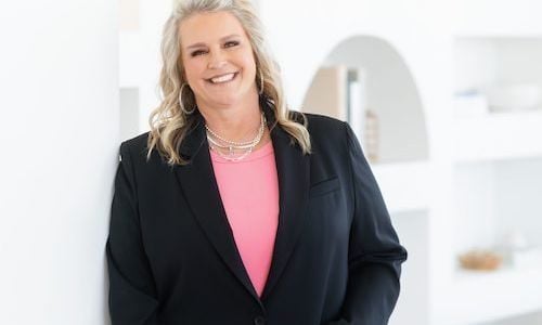 Best Realtor in Bedford, TX: Holly Torri